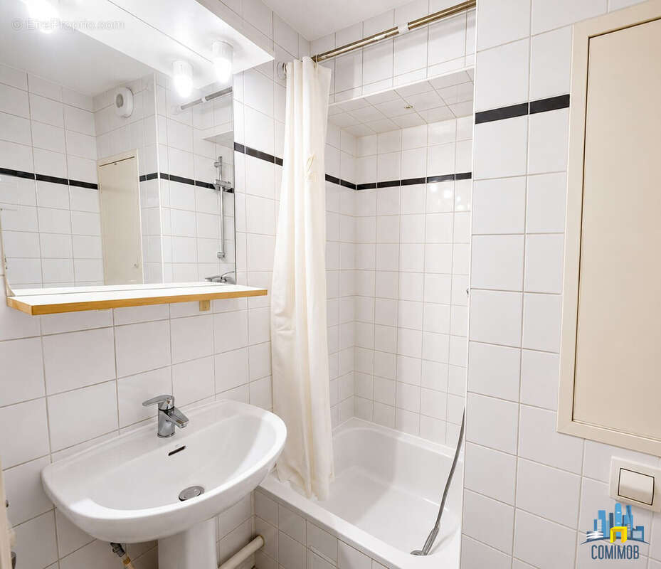 Appartement à COURBEVOIE