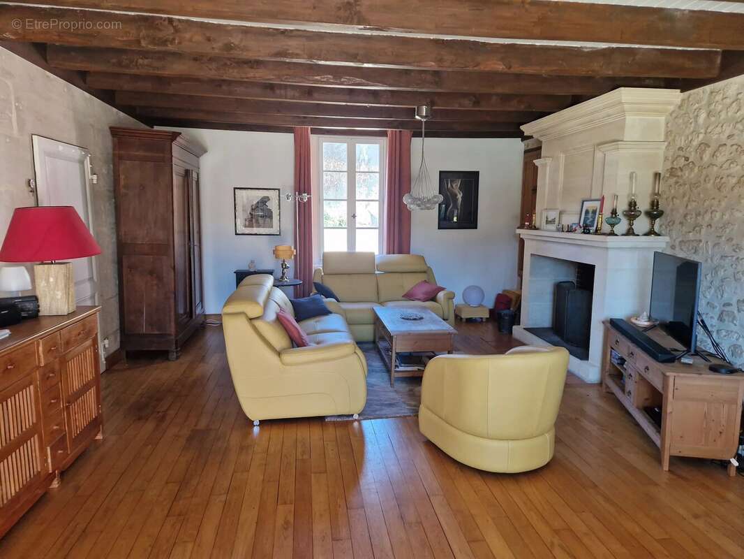 Maison à AUBETERRE-SUR-DRONNE