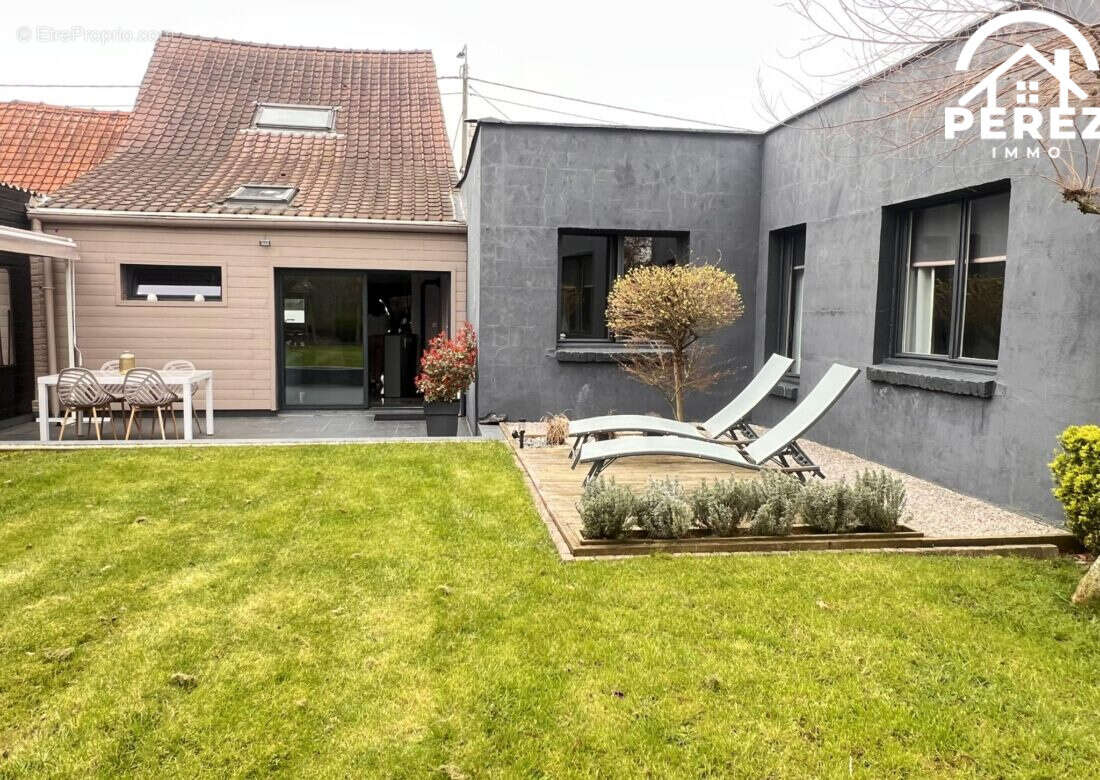 Maison à NEUVILLE-EN-FERRAIN