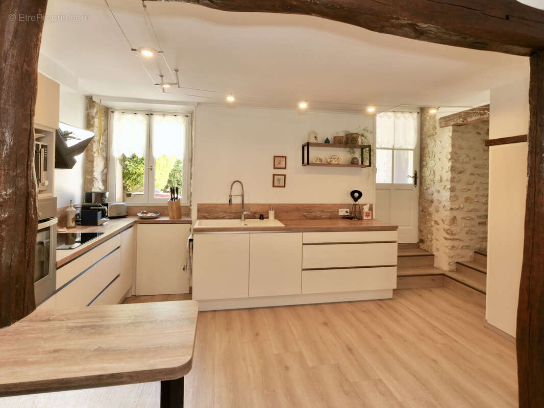 Maison 142 m² à Valence-En-Brie  - photo 7
