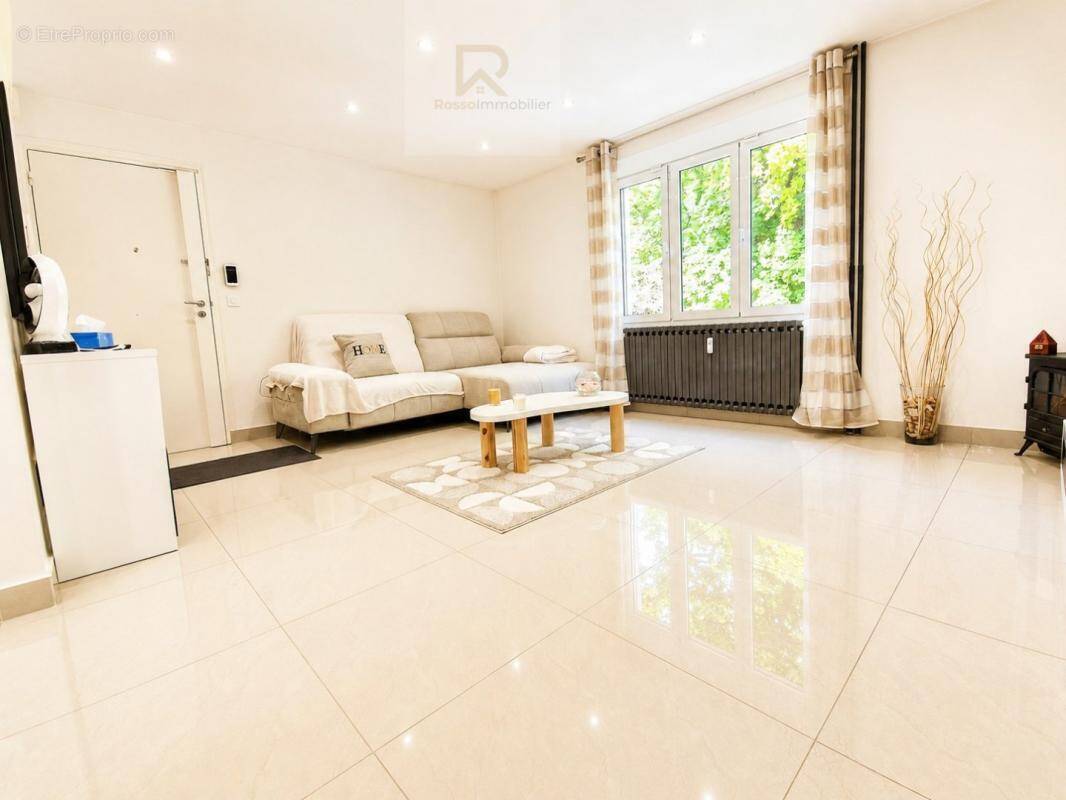 Appartement à LA CELLE-SAINT-CLOUD