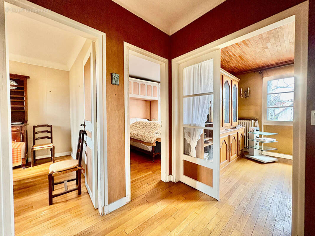 Maison à VERRIERES-LE-BUISSON