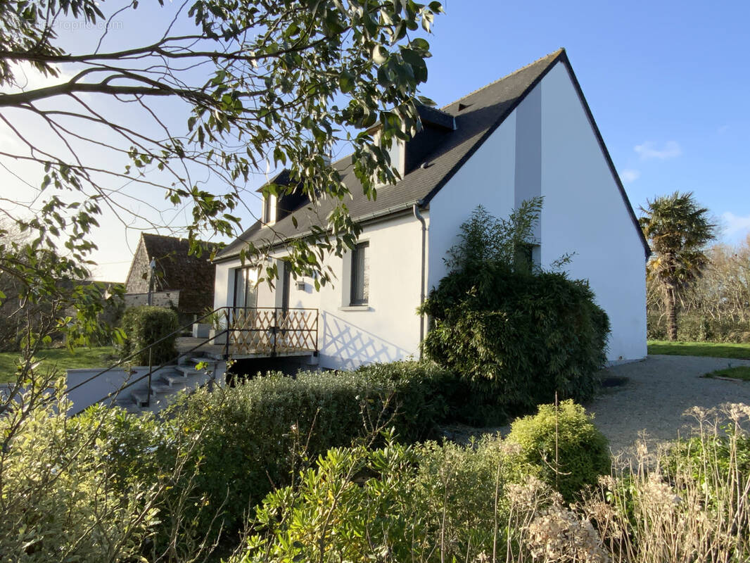 Maison à AUMEVILLE-LESTRE
