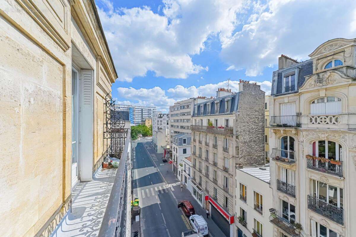 Appartement à PARIS-18E