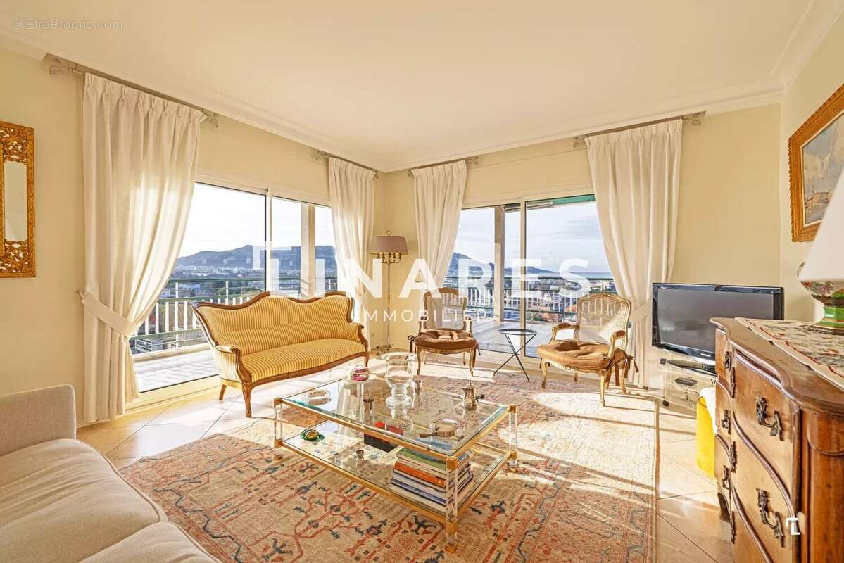 Appartement à MARSEILLE-8E