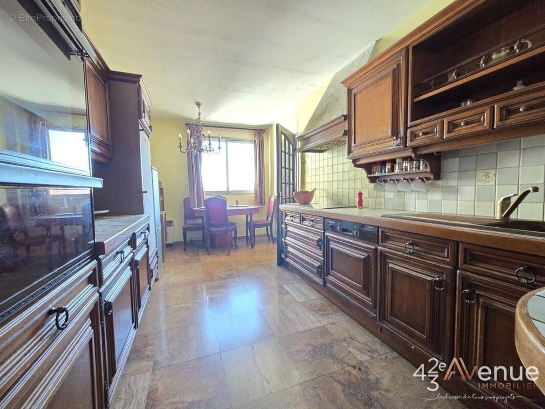 Appartement 143 m² à Saint-Etienne  - photo 5