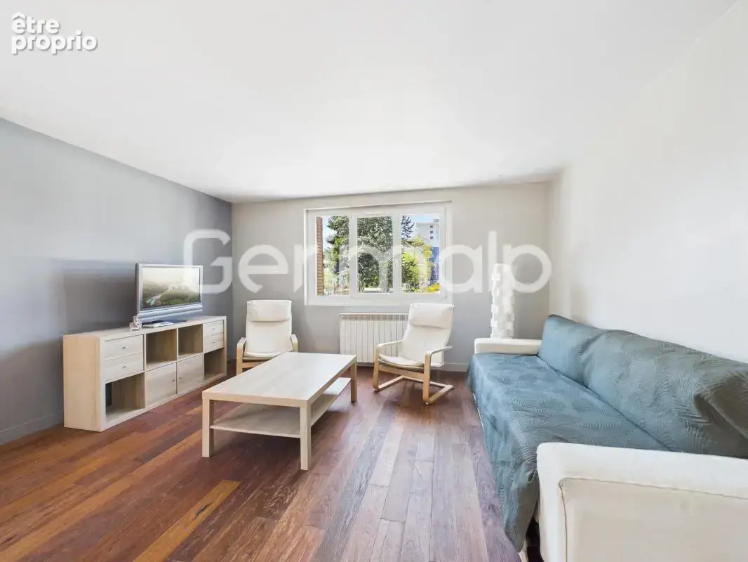 Vente - Appartement - 3 pièces + cuisine - 71 m² - 331 000 € - - photo 2