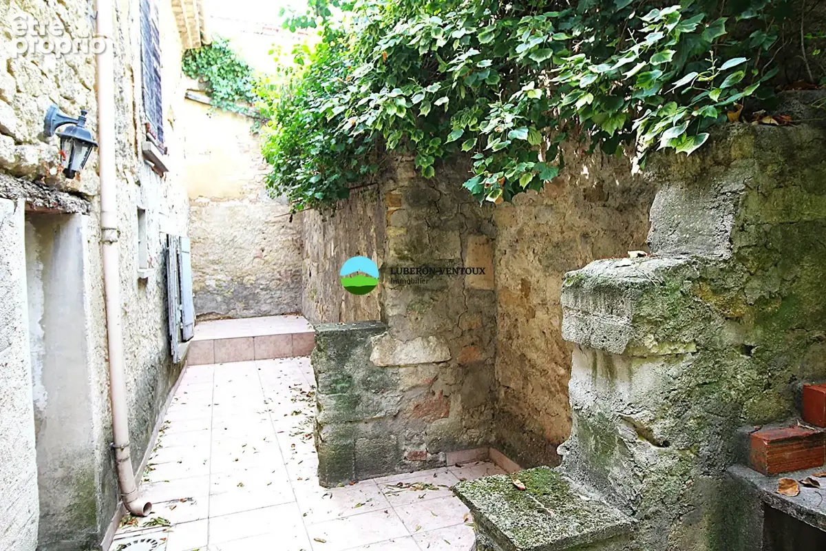 Maison de ville Carpentras 127 m2, petite cour , grand garage possibilité deux habitations - photo 3
