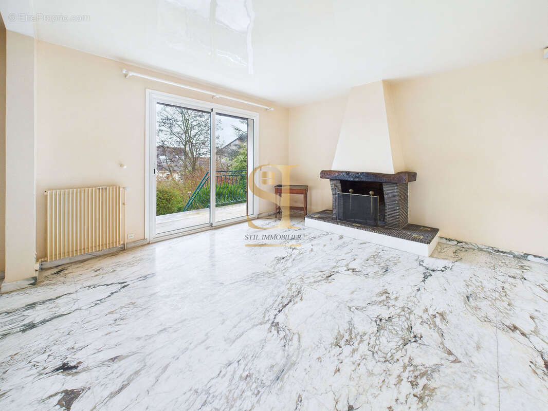 Maison à VIRY-CHATILLON