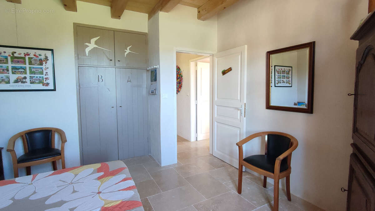 Maison à MONTAIGU-DE-QUERCY