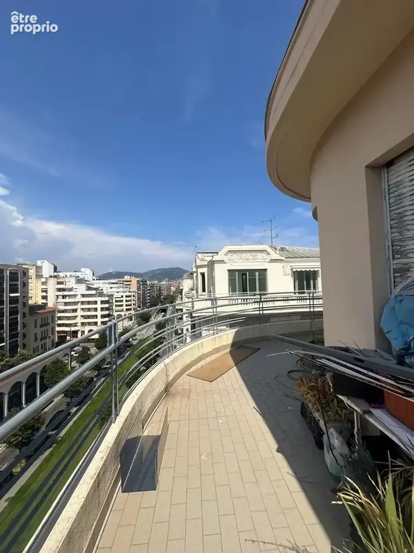 A rénover - Dernier étage - Terrasse - photo 2