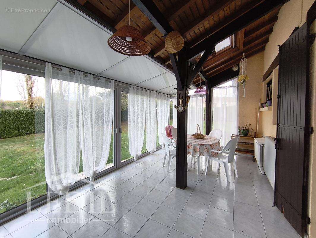 Maison à SAINTE-COLOMBE-DE-VILLENEUVE