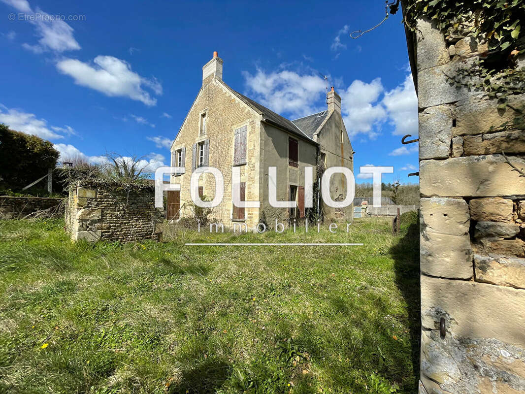 Maison à LAIZE-LA-VILLE