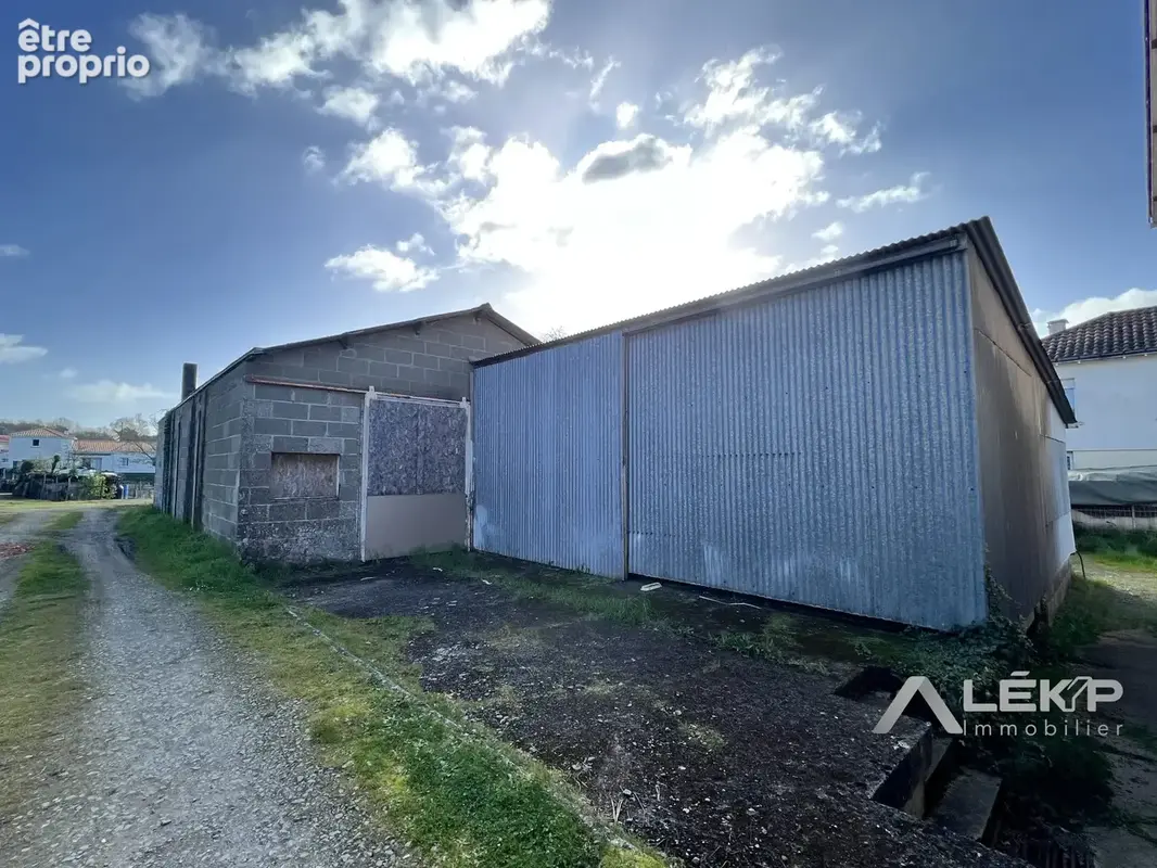 Photo Parking à Cerizay au prix de 29 000€