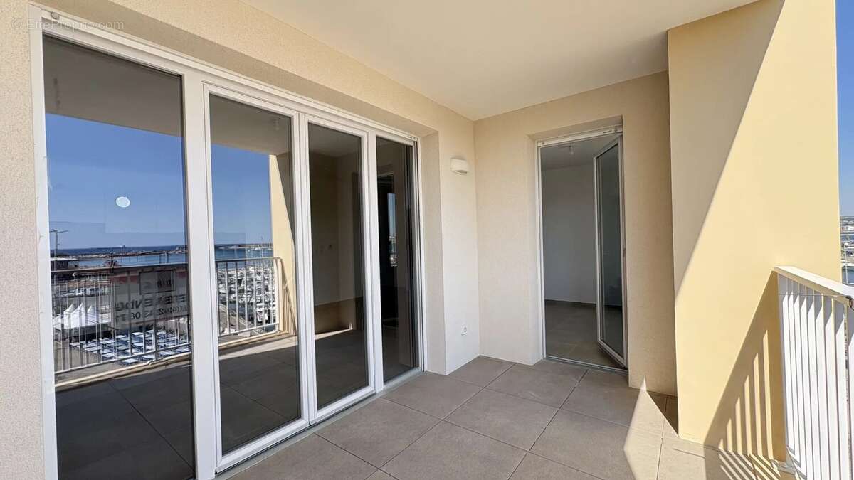 Appartement Type 3  Etat Neuf avec vue mer et port – Terrasse, parking, résidence sécurisée – Port-de-Bouc - photo 21