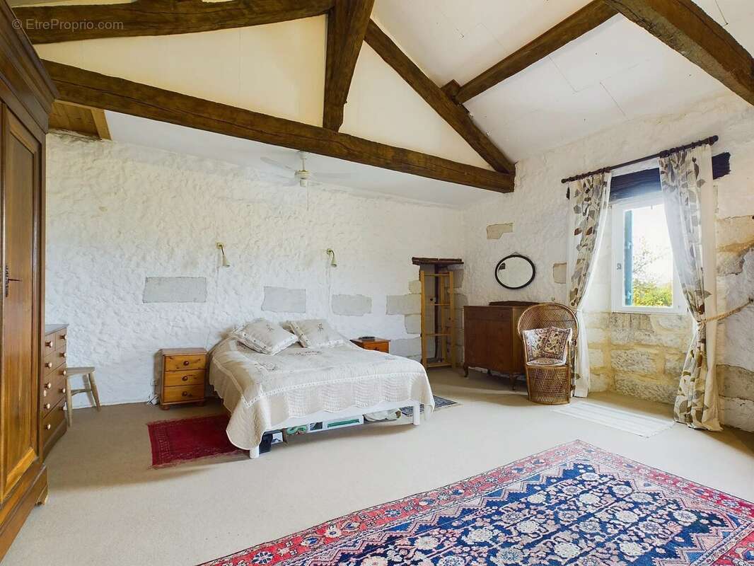 Maison à COMBERANCHE-ET-EPELUCHE