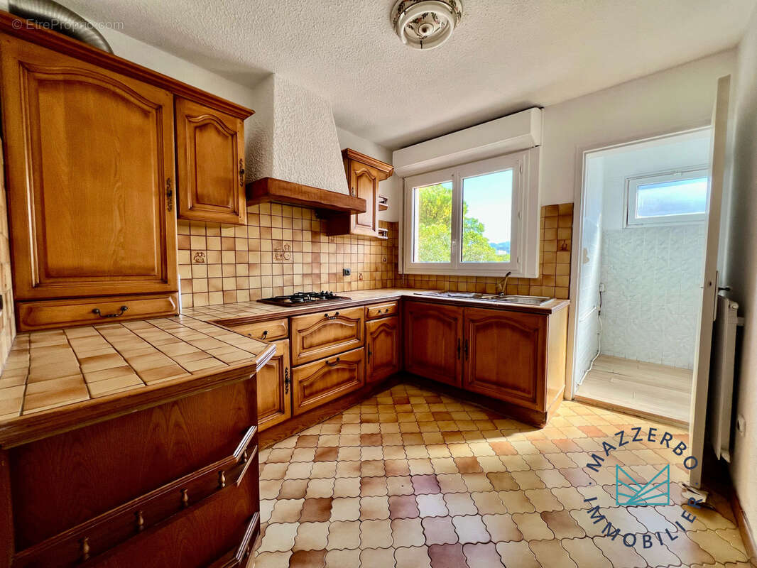 Appartement à MARSEILLE-11E