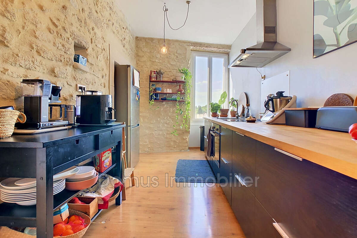 Appartement à CHATEAUNEUF-DE-GADAGNE