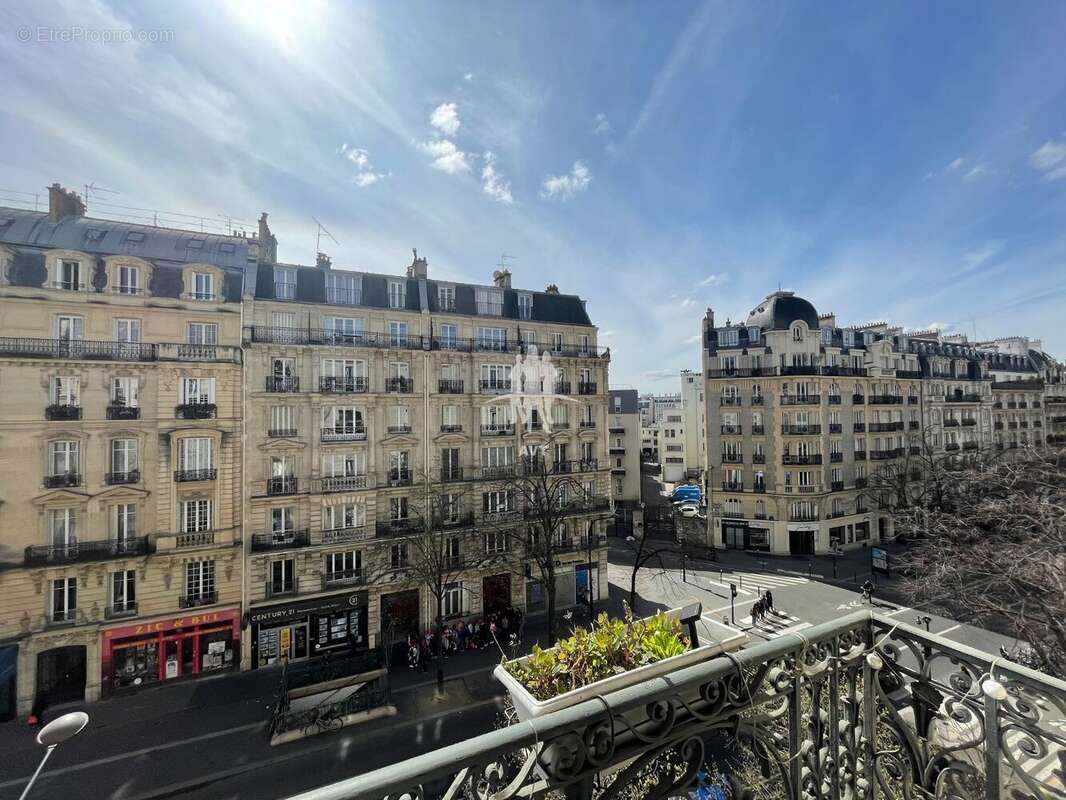Appartement à PARIS-11E