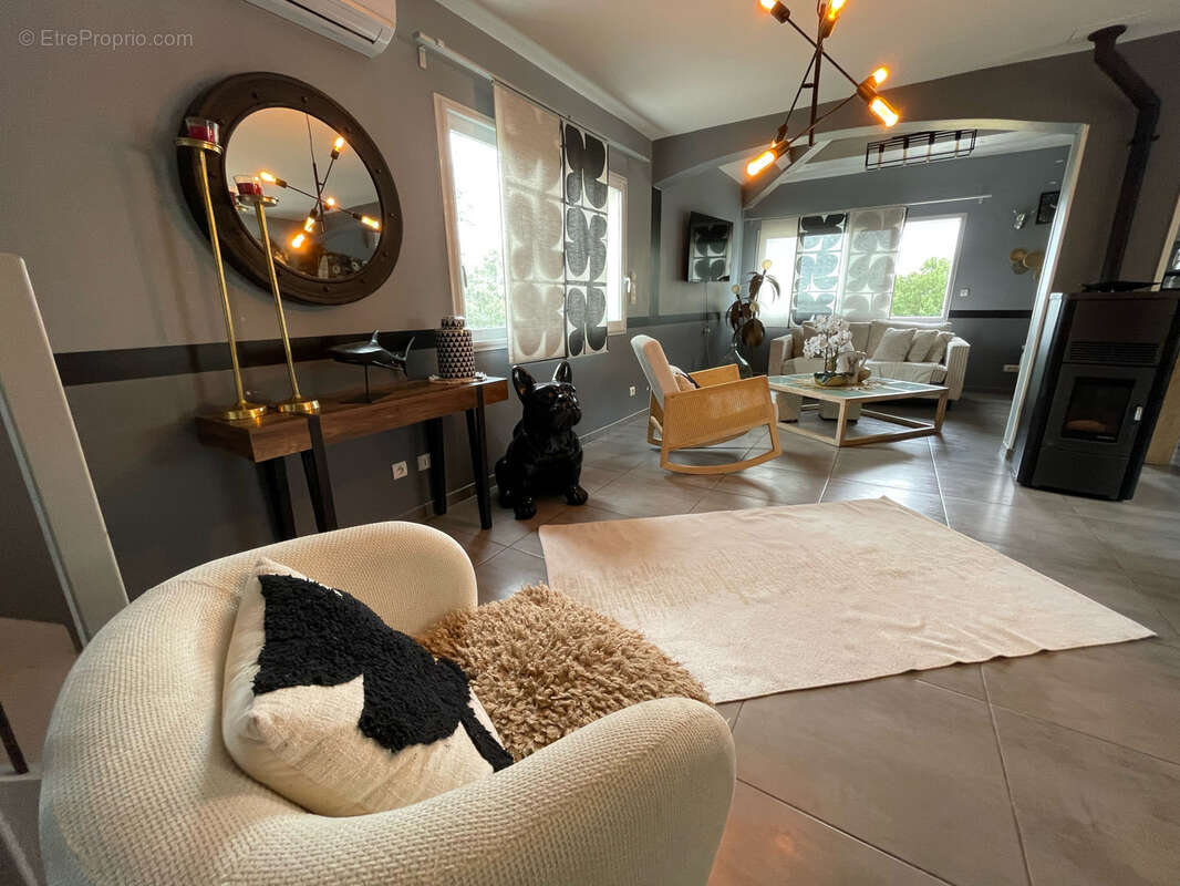 Maison à SAINT-HILAIRE-DE-BRETHMAS