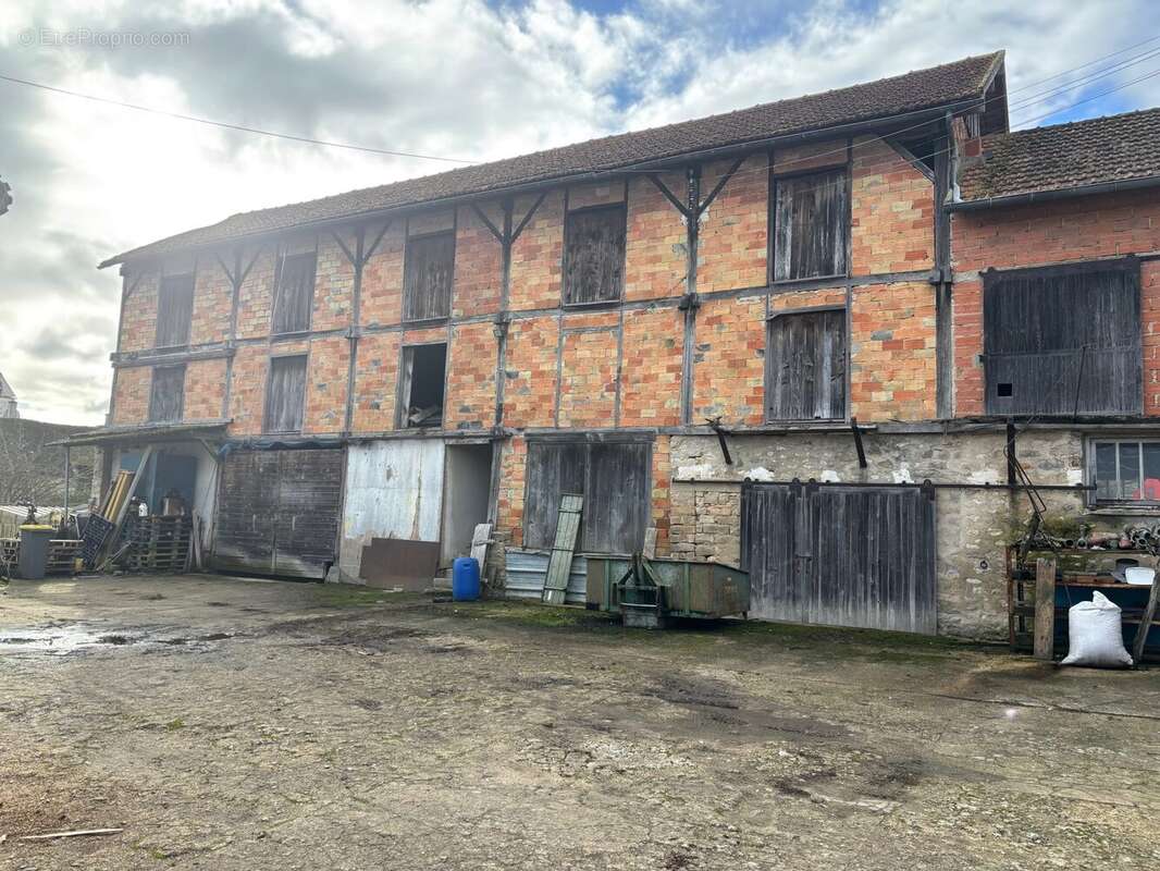 Maison à ONCY-SUR-ECOLE