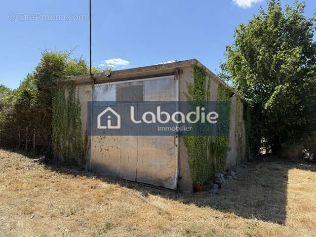 A 5mn de Saint-Sever, maison en pierres d'une surface habitable de 101m2, terrain de 1358m2. - photo 12