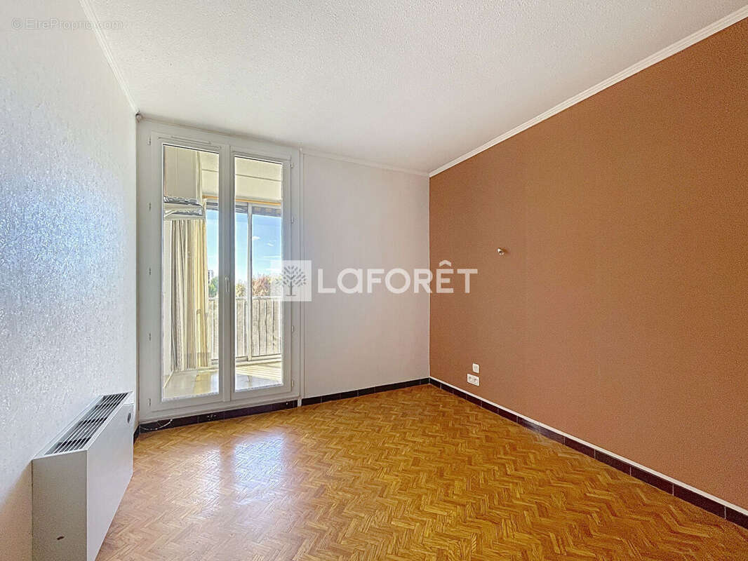 Appartement à LA VALETTE-DU-VAR