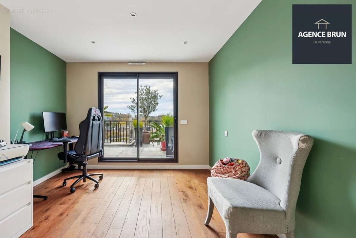 Appartement à SAINT-MAUR-DES-FOSSES