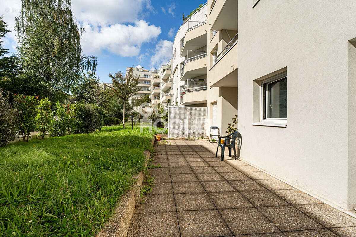 Appartement à VILLENEUVE-LA-GARENNE