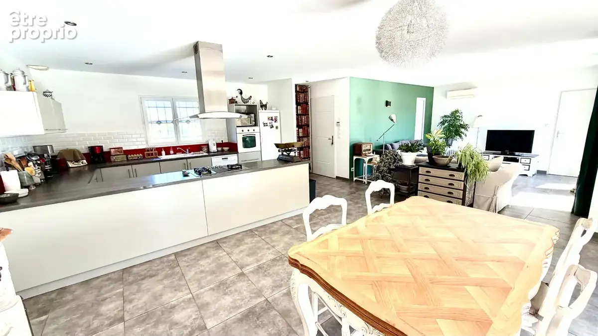 Villa de plain pied sur 5500 m² de terrain en campagne. - photo 2