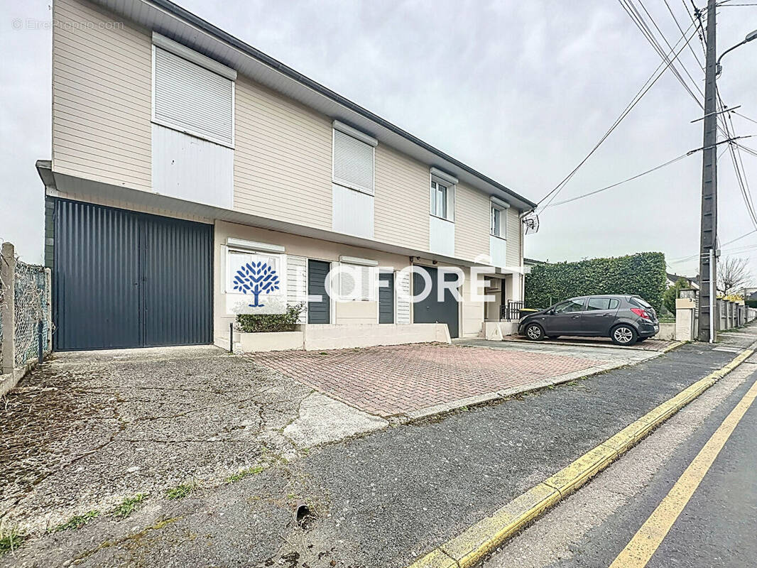 Appartement à LE MESNIL-ESNARD