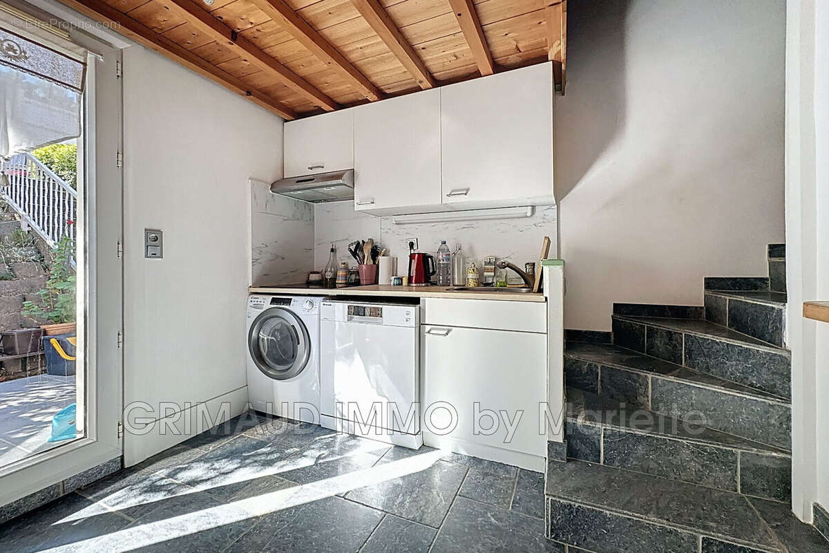 Maison 56 m² à Cogolin  - photo 9
