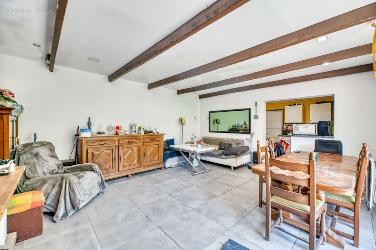 Maison à LA TOUR