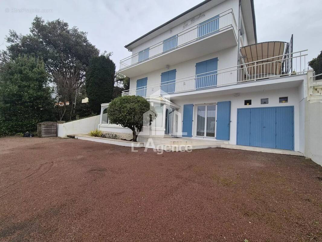 Appartement à VAUX-SUR-MER