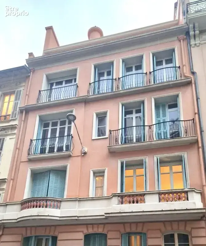 Appt 3 pièces, 2 ch, rénové avec soin ! Centre-ville de Nice - photo 1