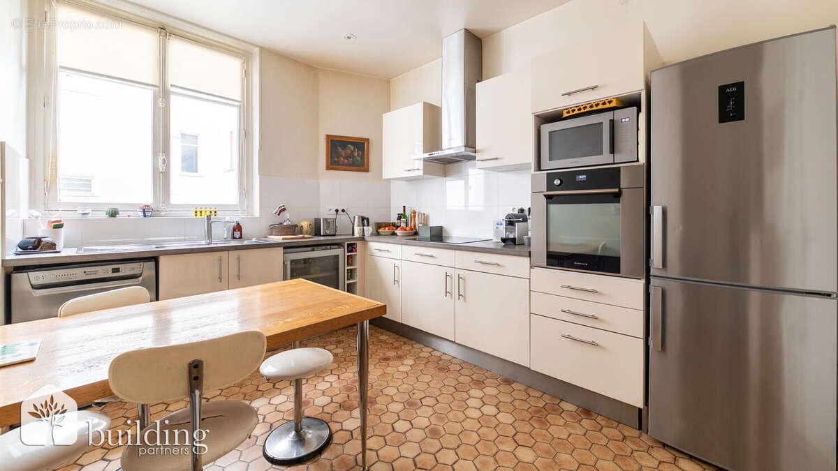 Appartement à PARIS-17E