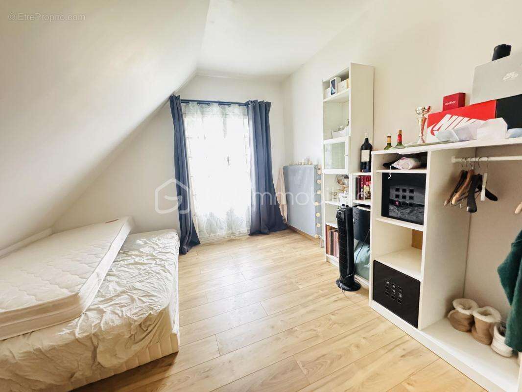 Maison à SAINT-JEAN-DE-BRAYE