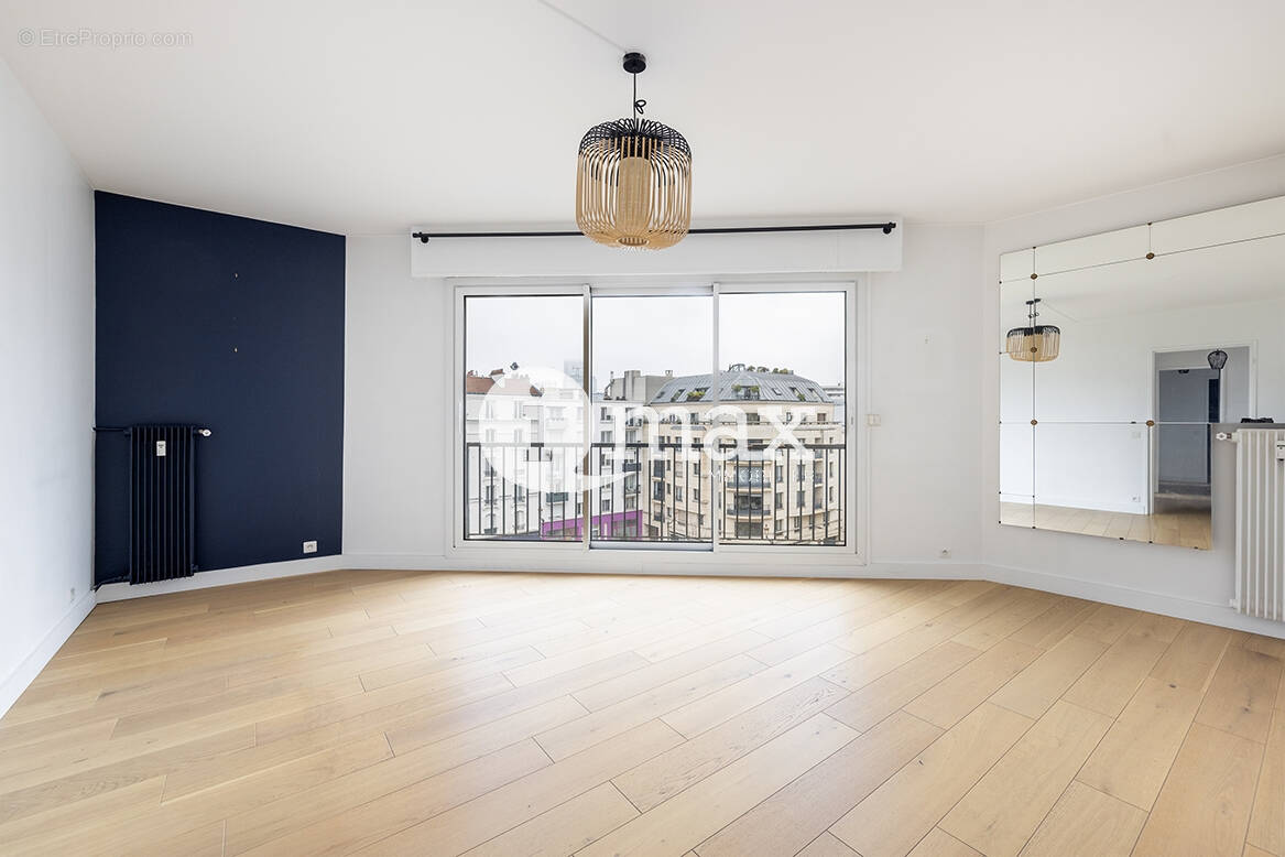 Appartement à LEVALLOIS-PERRET