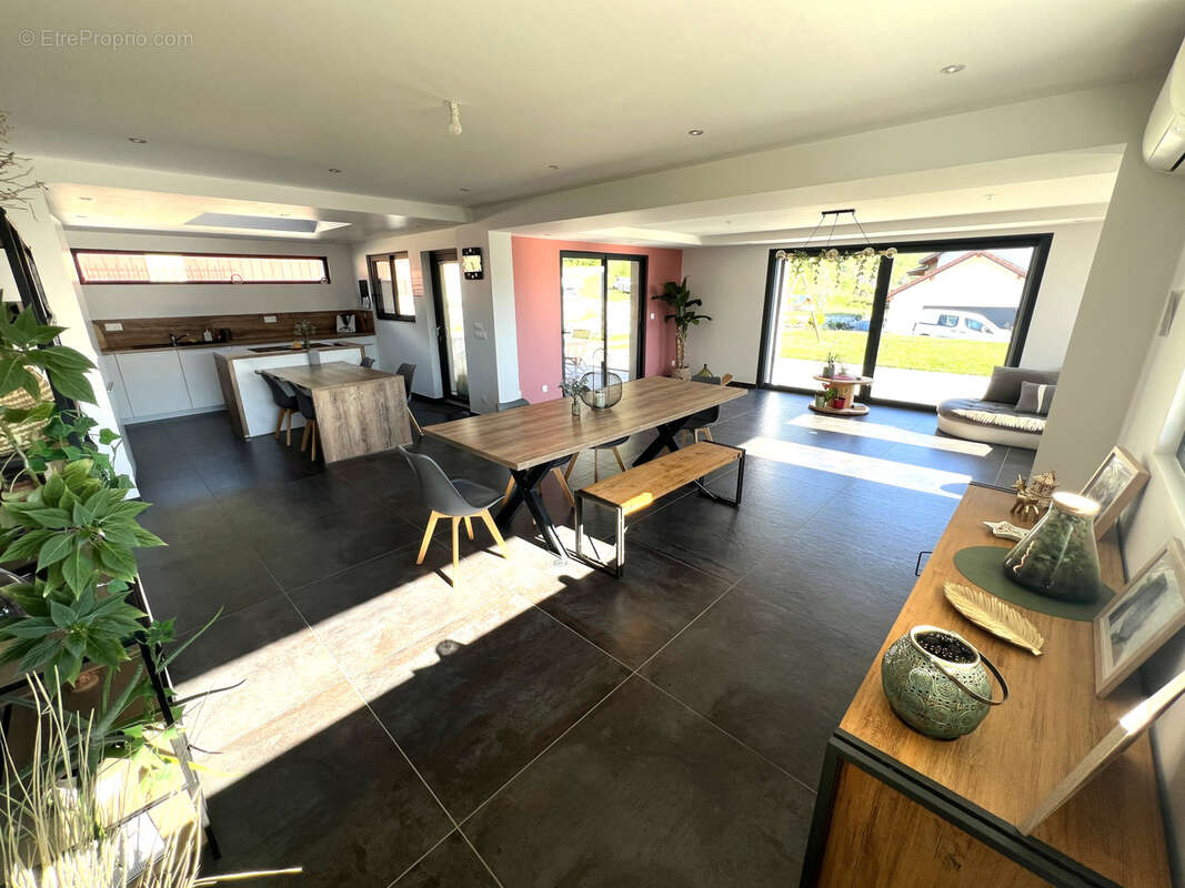 Maison à CHINDRIEUX