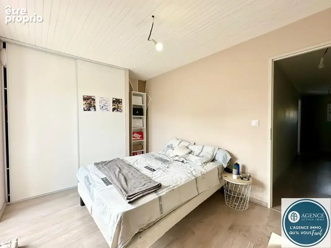 Maison d'habitation, 212 m² sur terrain de 5240 m² - photo 11