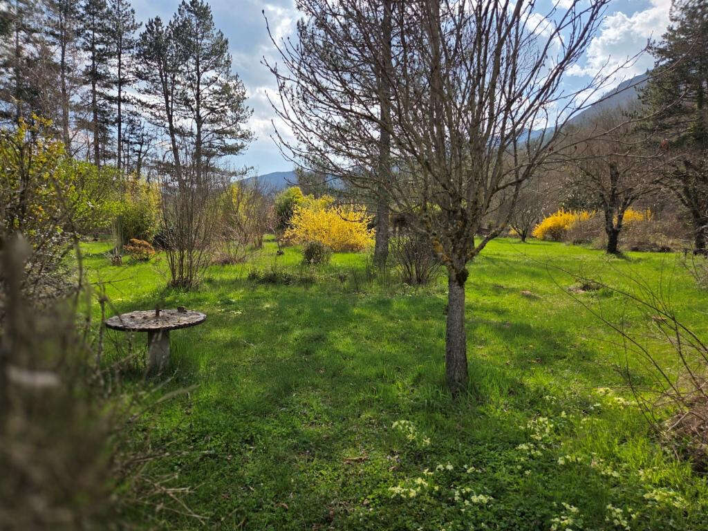 Maison à LA MOTTE-CHALANCON