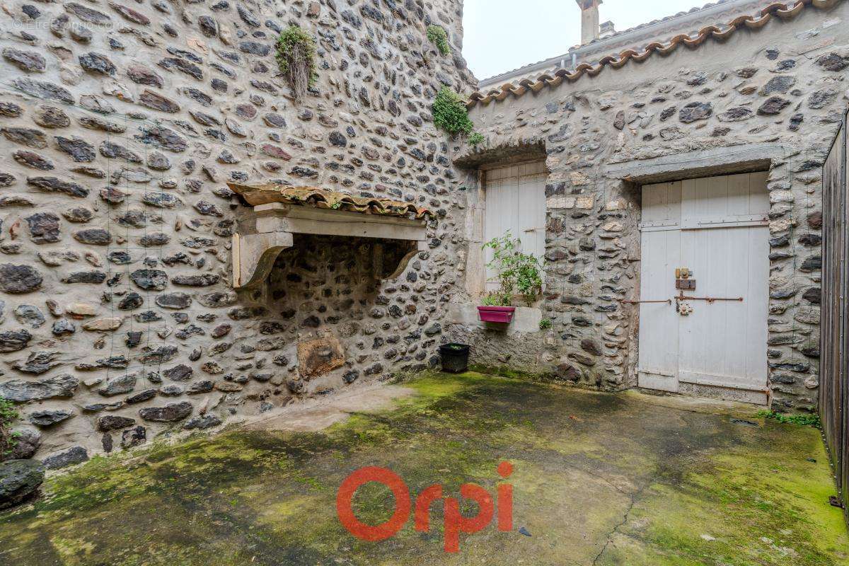 Appartement à ALBA-LA-ROMAINE