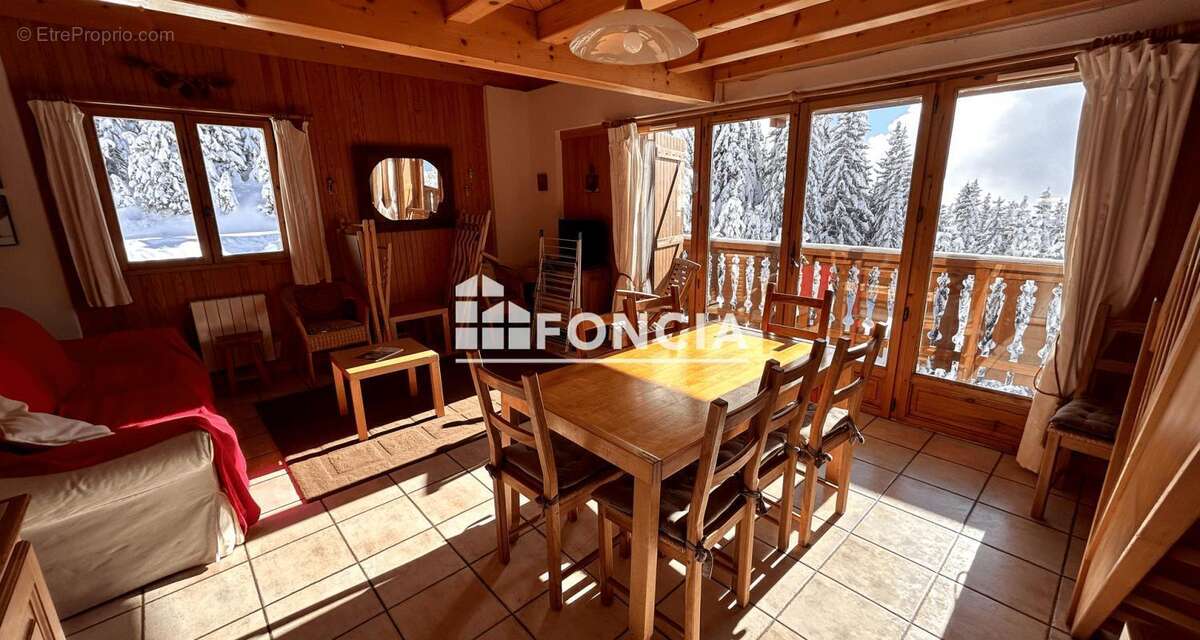 Appartement à HAUTELUCE