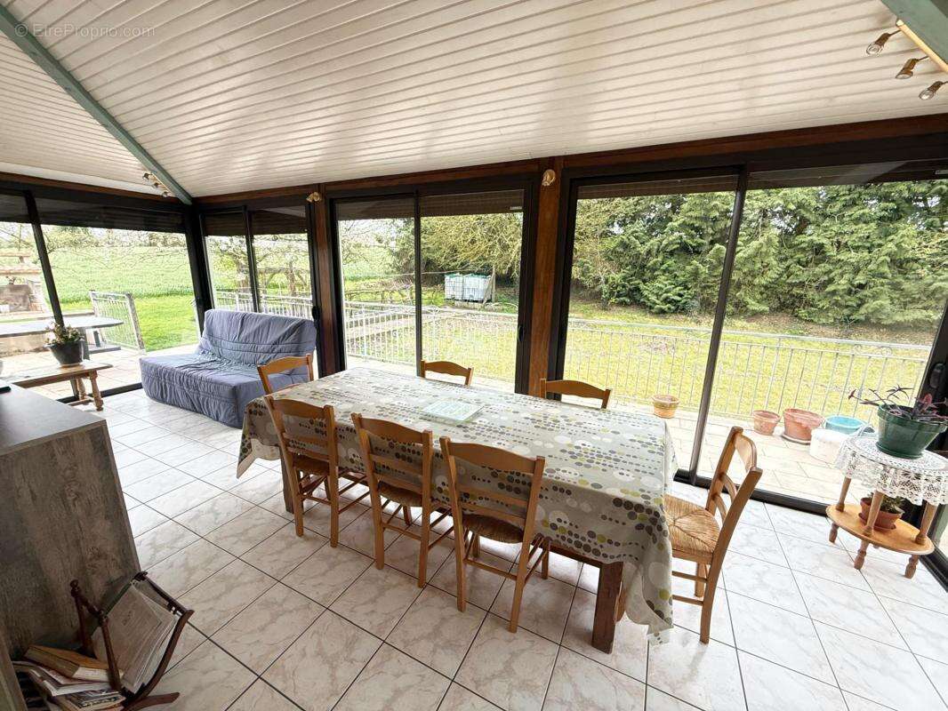 Maison à LES LANDES-GENUSSON