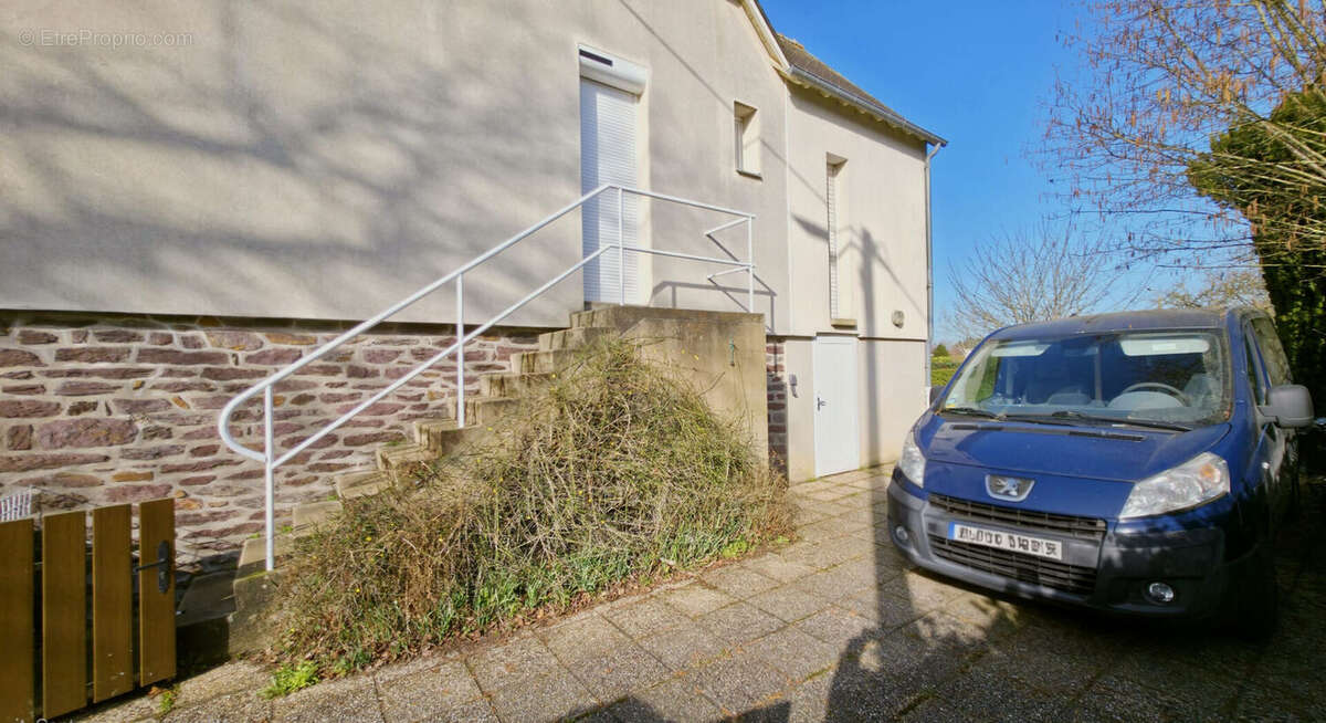 Maison à LE RHEU