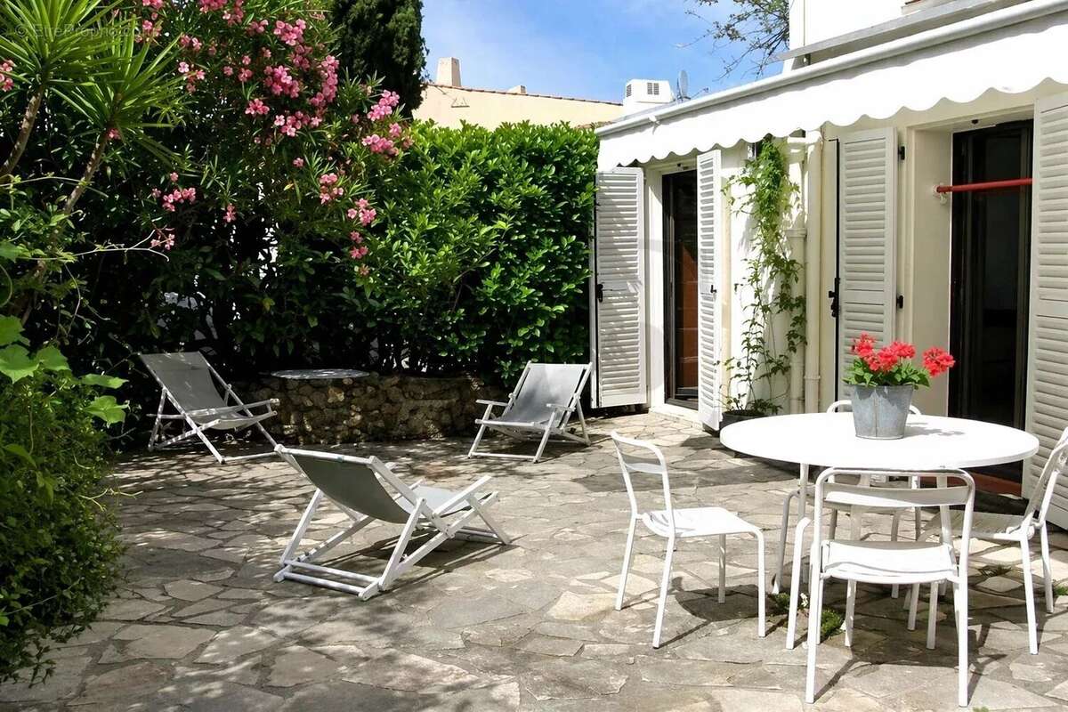 Appartement à VILLENEUVE-LOUBET