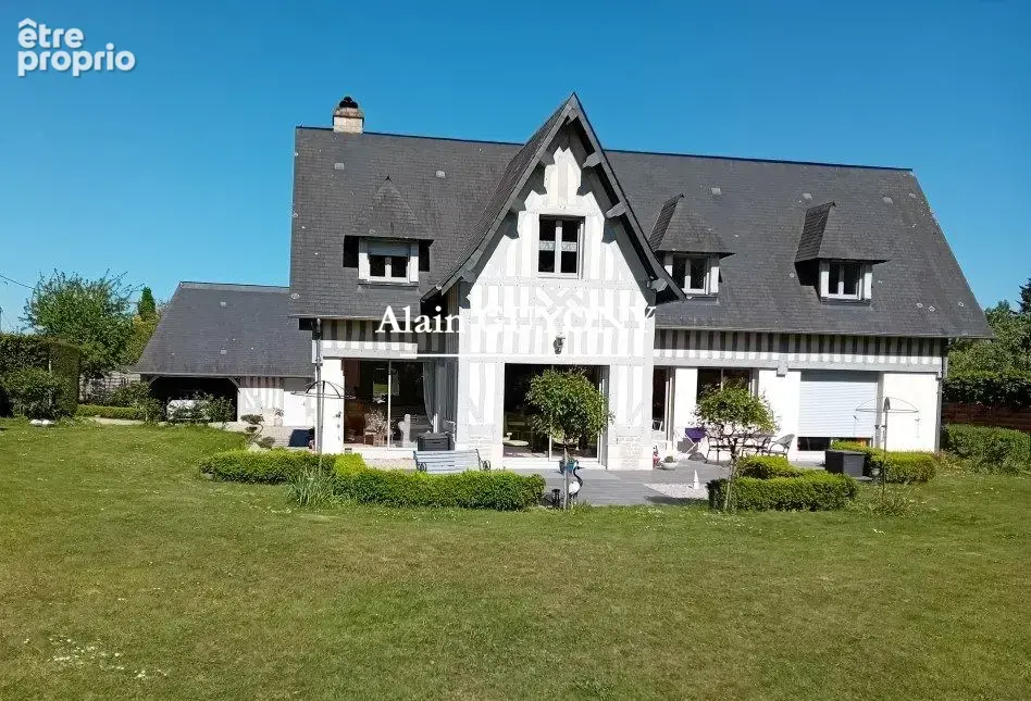 Photo Maison à Pont-L'eveque au prix de 567 000€
