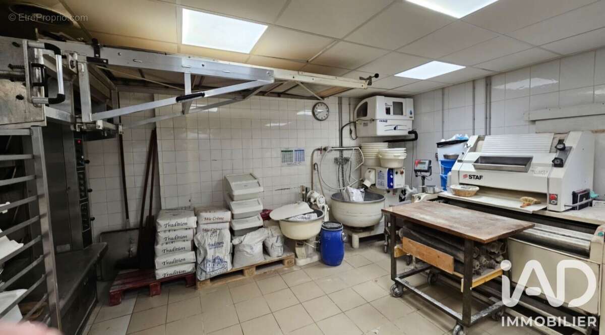 Commerce 254 m² à Josnes  - photo 4