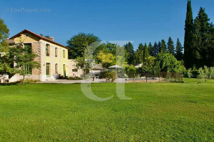 Maison à L&#039;ISLE-SUR-LA-SORGUE