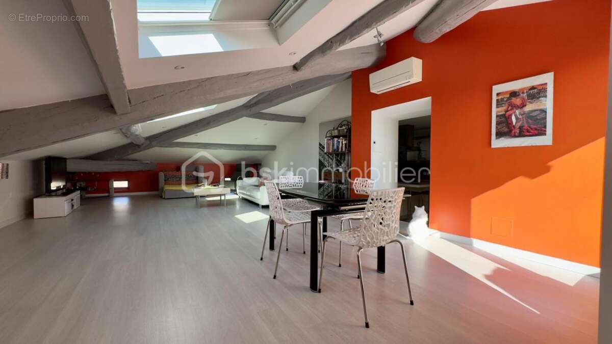 Appartement à CUERS